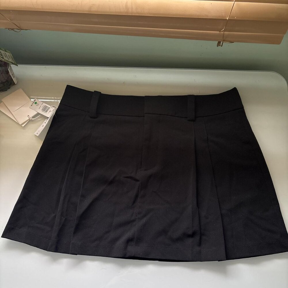 Aritzia Women's Black Skirt